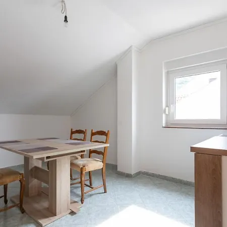 Panorama Apartment *